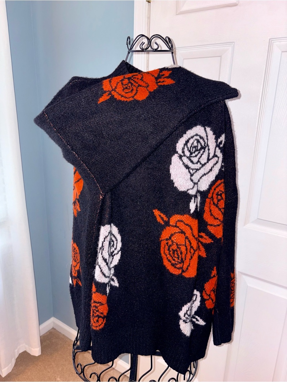 torrid size 2 Black Sweater with White & Orange/red Rose Motif